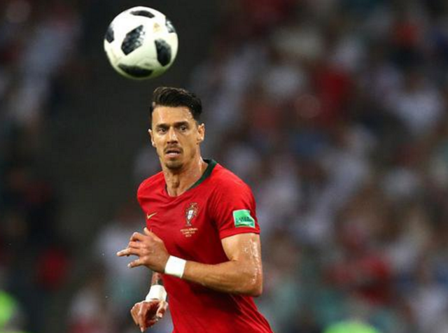 给了对手直 给了对手直